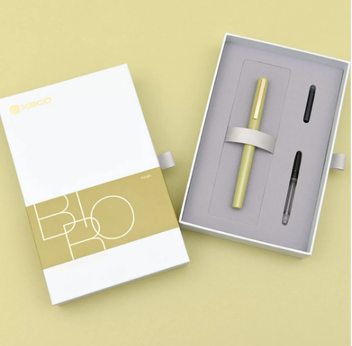 A Pack of Gin Green  Kacogreen Brio Fountain Pen With Cartridge