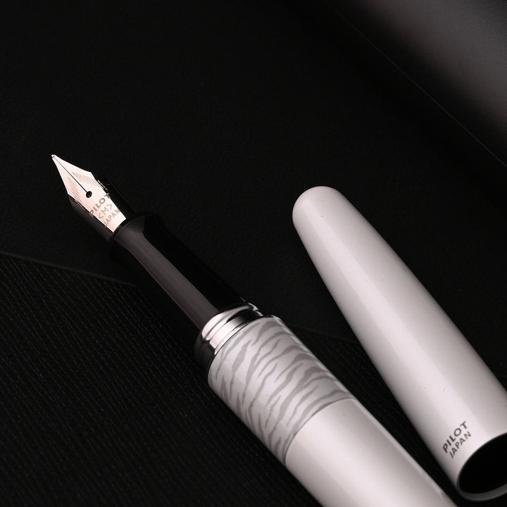 Pilot MR 2 White Tiger Fountain Pen